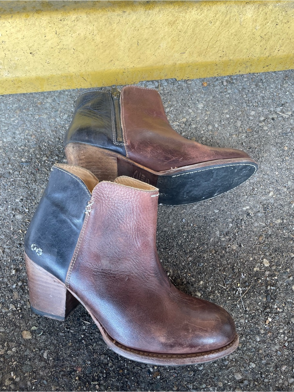 Bed Stu Cobbler 10 Boots Rustic Brown Leather Two-Tone Zip Ankle cowgirl
